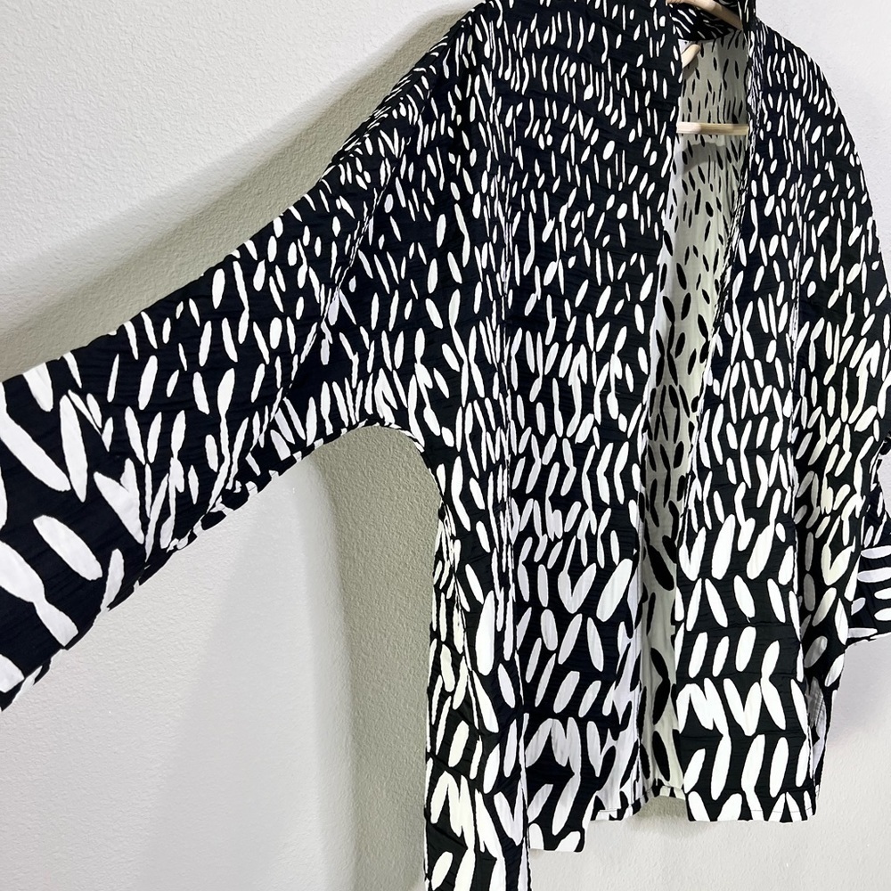 Open Front Kimono Coat Layer Black White Jacket Size Large Luxury EMMELLE NYC - Picture 6 of 15